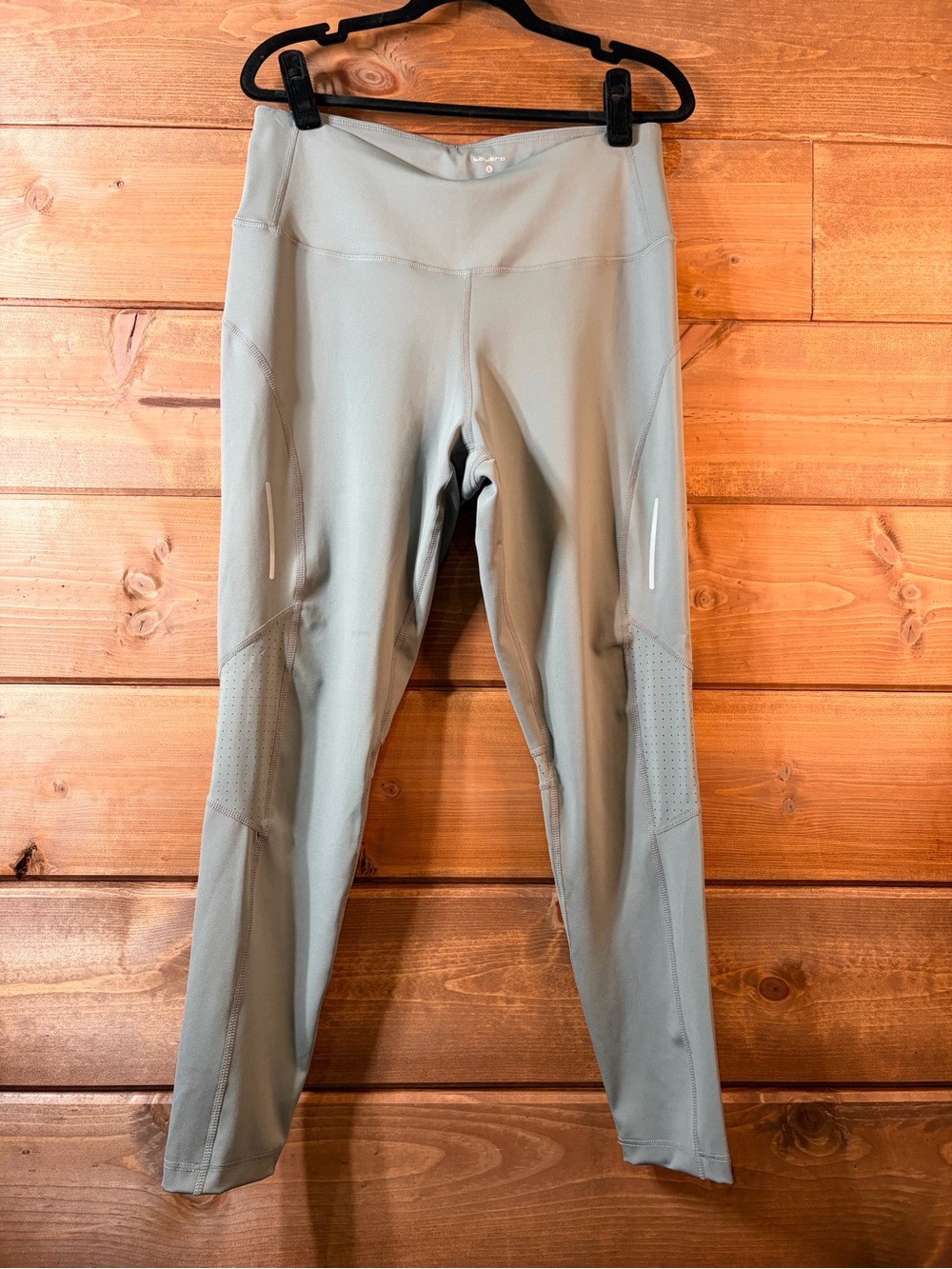 Layer 8 Women's Charcoal Performance Leggings Size Large 🩶💕